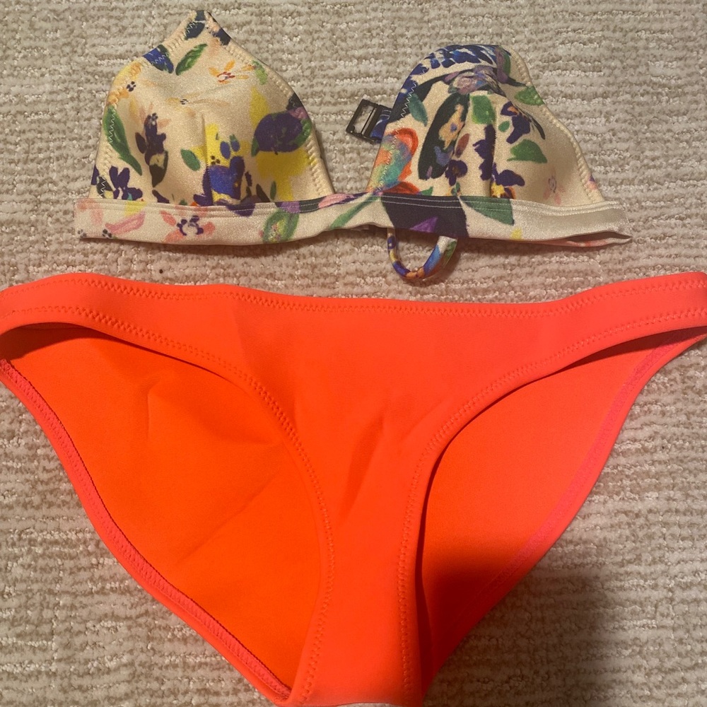Triangl Bikini Top
